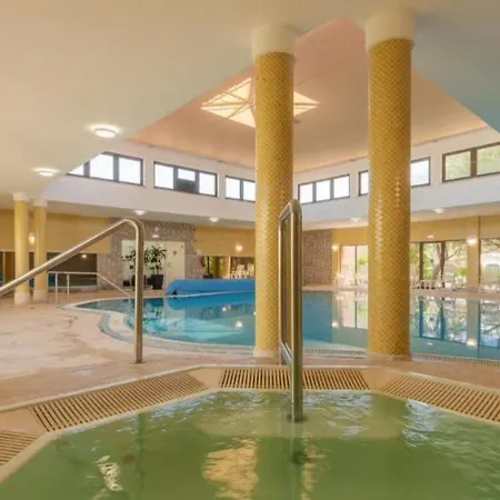 Golden Club - Aparthotel *